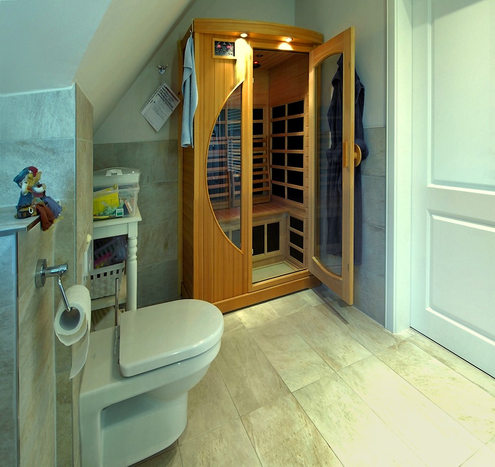 Badezimmer Obergeschoss mit Sauna.